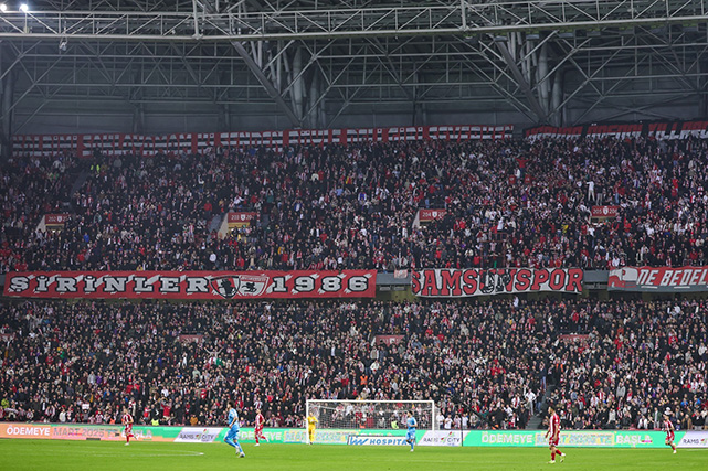Samsunspor - Trabzonspor maçı Süper Lig'in en fazla seyircinin izlediği üçüncü karşılaşma oldu