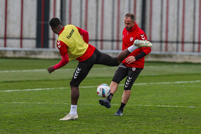 Samsunspor Kayseri deplasmanına sıkı hazırlanıyor