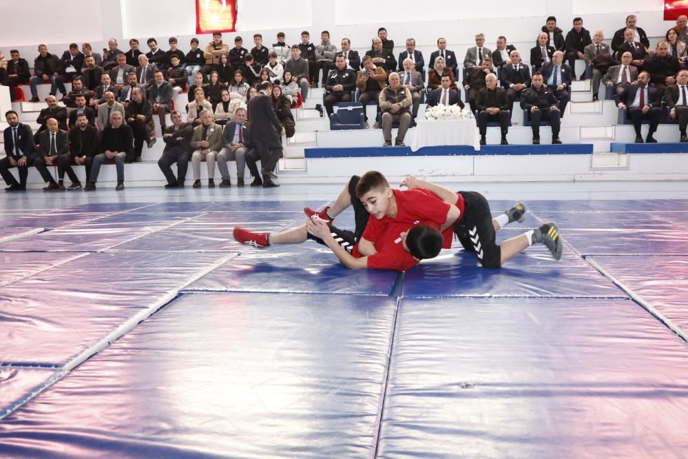 Efsane güreşçi Yaşar Doğu, vefatının 64. yılında Samsun'da anıldı