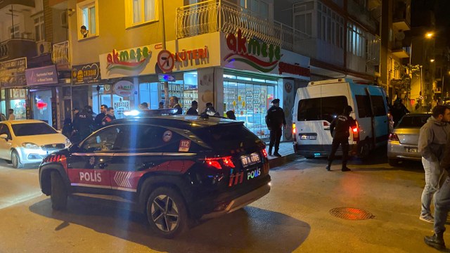 İki grup arasında çıkan kavgada silahlar konuştu
