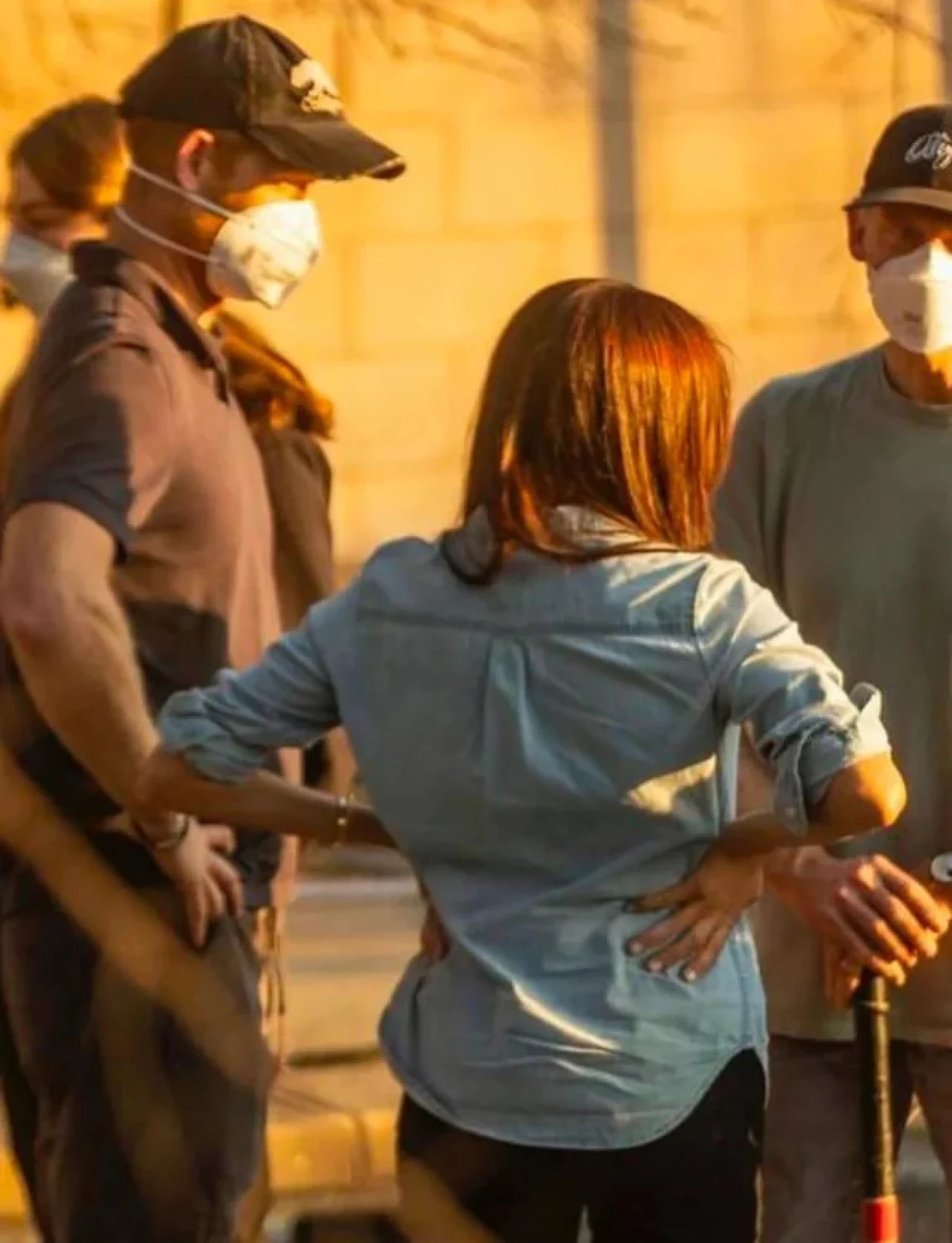 Prens Harry ve Meghan Markle, yangın mağdurlarına yardım için seferber oldu