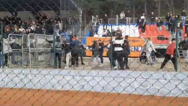 Samsun'da amatör maçta taraftarlar birbirine girdi