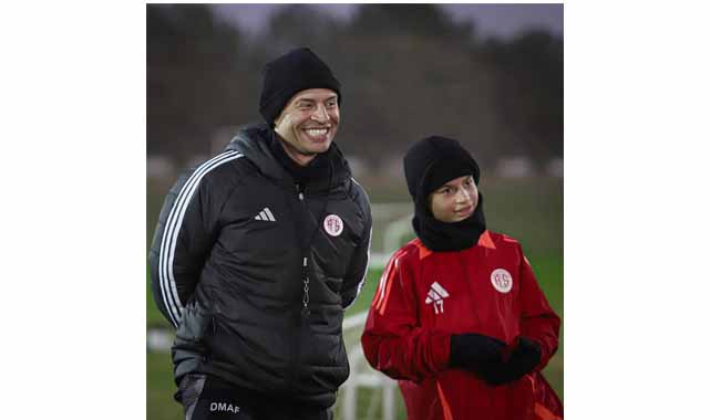 Antalyaspor Bülent Uygun ve Emre Belözoğlu ile görüşmelere başladı