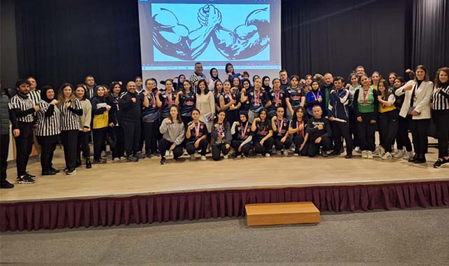 Samsun’da bilek güreşi heyecanı