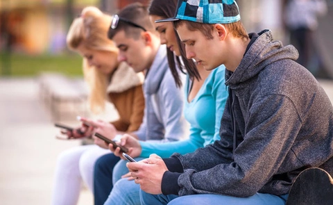 Cep telefonu bağımlılığınız sağlığınızı tehdit ediyor! Bunlara dikkat