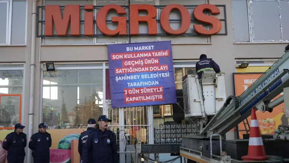 O ilimizde Migros 3 gün kapatıldı: Fahiş fiyat ve tarihi geçmiş ürün satışı!