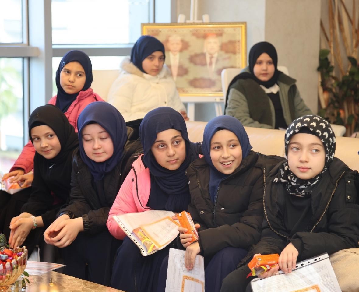 Canik Belediye Başkanı İbrahim Sandıkçı’dan öğrencilere karne hediyesi