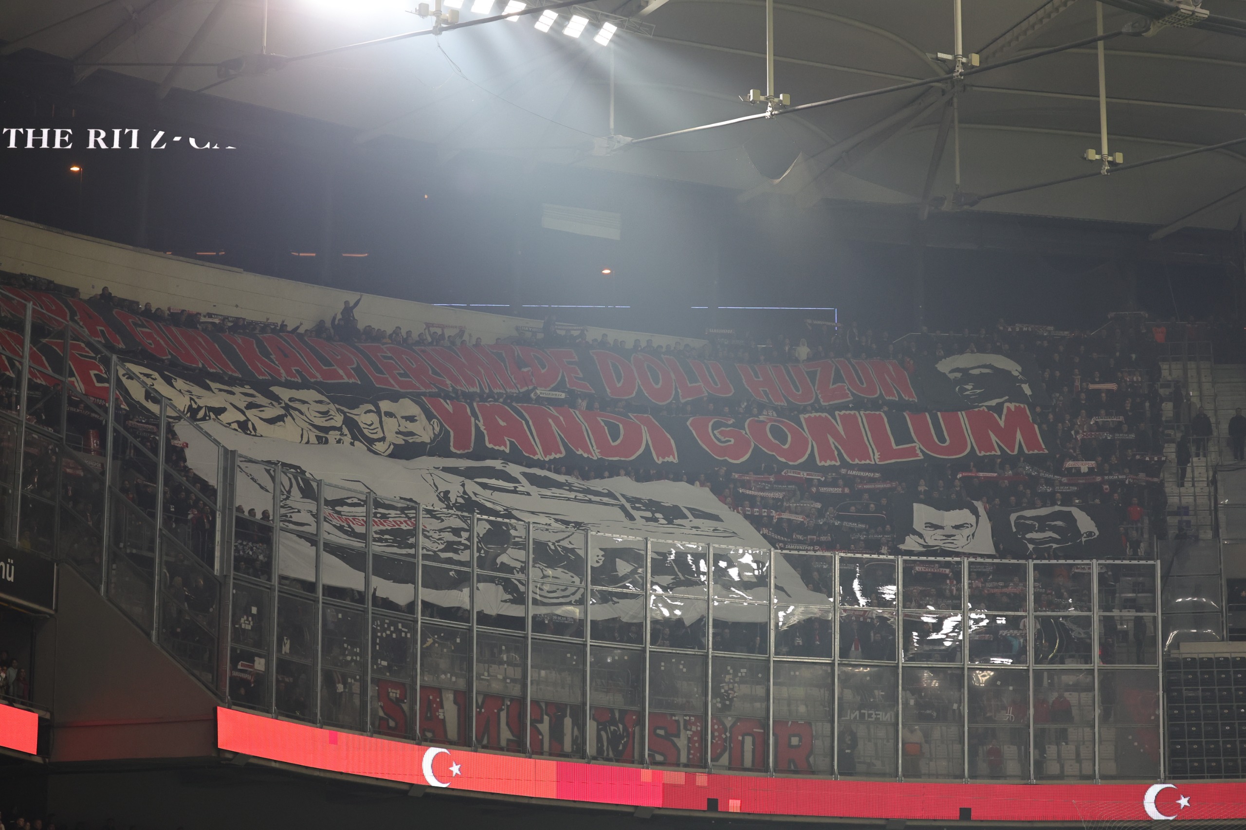 Samsunspor taraftarından İstanbul'da 20 Ocak koreografisi