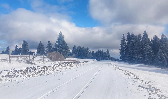 Yakakent'te kar yağışı etkili oldu