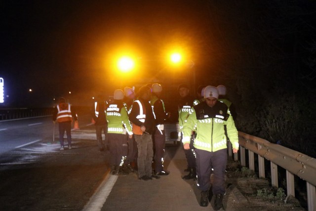 Kayıp olarak aranan yaşlı adam otoyolda feci şekilde can verdi
