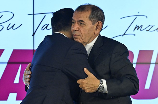 Dursun Özbek duyurdu: Galatasaray’da yeni dönem!