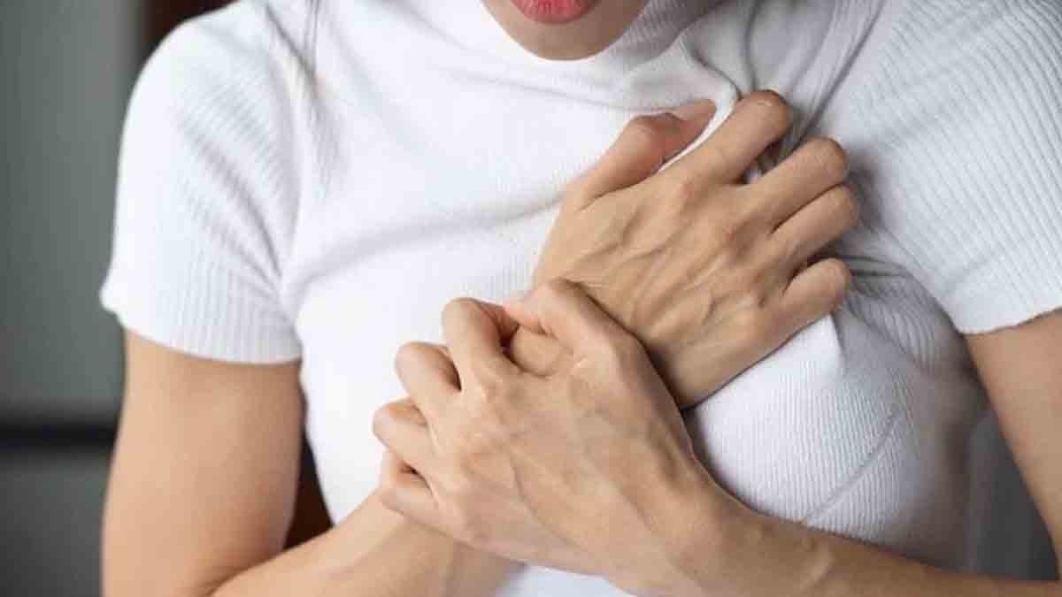 5 dakikada kalp krizini erken tespit edin: Göğüs ağrısı kalp krizine yol açabilir