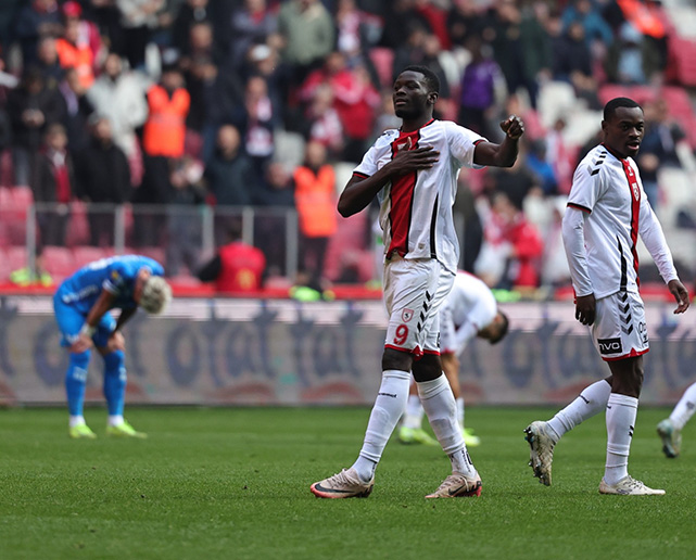 Samsunspor'da 5 futbolcu ceza sınırında