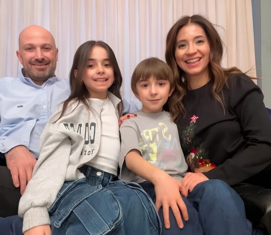 Otel yangınında can vermişlerdi! Samsunlu diş hekimi ve ailesi son yolculuğuna uğurlandı