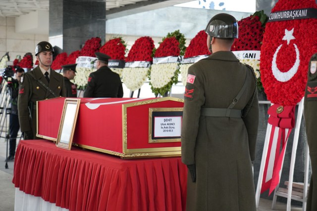 Şehit Astsubay Ufuk Akıncı'ya hüzünlü veda! Gözyaşlarıyla toprağa verildi