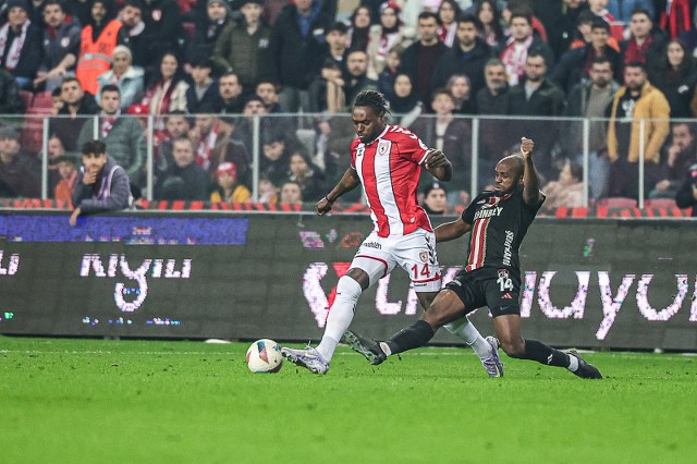 Landry Dimata cezalı duruma düştü