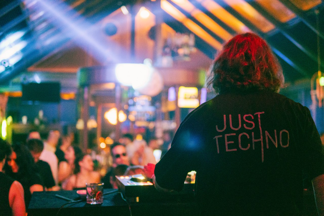 Wavejackers'ın (Kamil Al) yeni teklisi ! Trippin Love tüm platformlarda