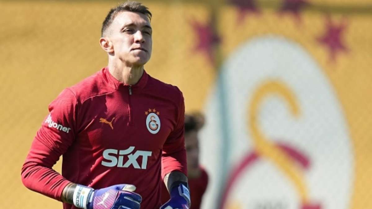 Muslera’dan flaş karar: Gideceği iki takımı açıkça söyledi!