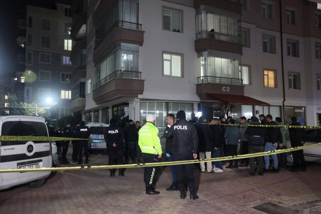 Aile faciasının ardından dram çıktı! Annesi, babası ve kardeşini  öldürdükten sonra intihar etti