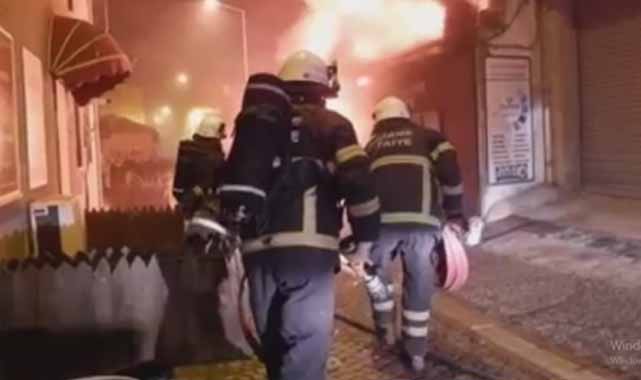 Çakmak satan iş yerinde yangın çıktı!  Alevler 4 dükkana sıçradı