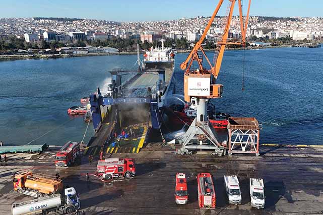 Samsun’da gemi yangını 2 saatte söndürüldü