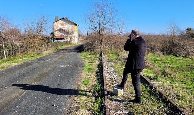 Samsunlu öğretmen mezun olduğu okulun hikayesini belgeselle canlandırdı