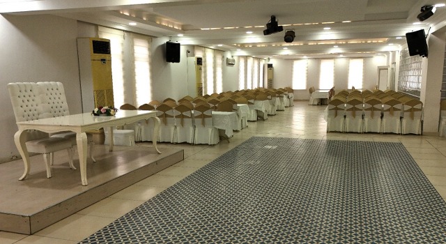 Samsun'da ücretsiz düğün salonu 37 çift evlendi