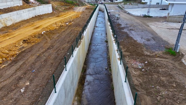 Samsun Atakum'daki Sazak Deresi taşkın riskine karşı ıslah edildi