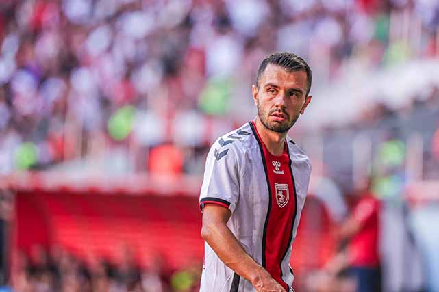 Samsunspor'da en tecrübeli futbolcu Soner Aydoğdu