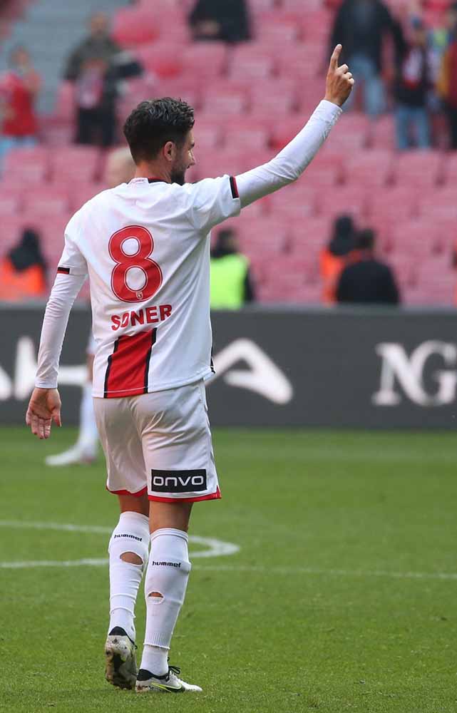 Samsunspor'da en tecrübeli futbolcu Soner Aydoğdu