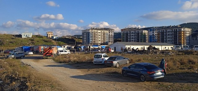 İzmir’de sıcak su kazanı patladı! 2'si ağır 8 yaralı