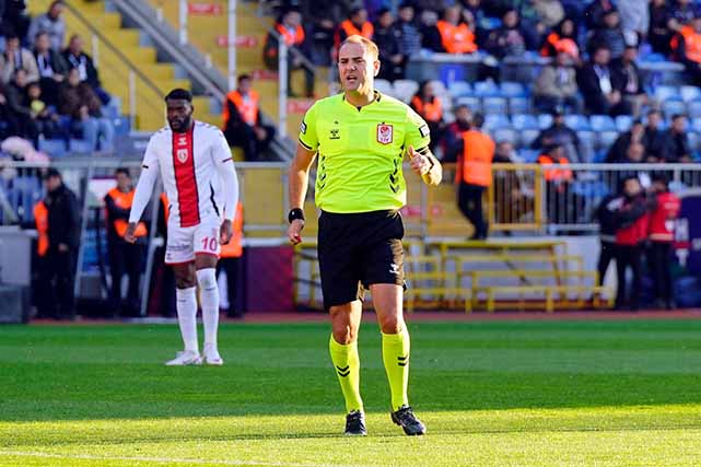 Samsunspor hakem Çağdaş Altay ile yenilmiyor