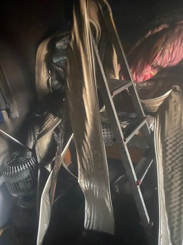 Neşet Ertaş'ın kız kardeşinin evi alev aldı