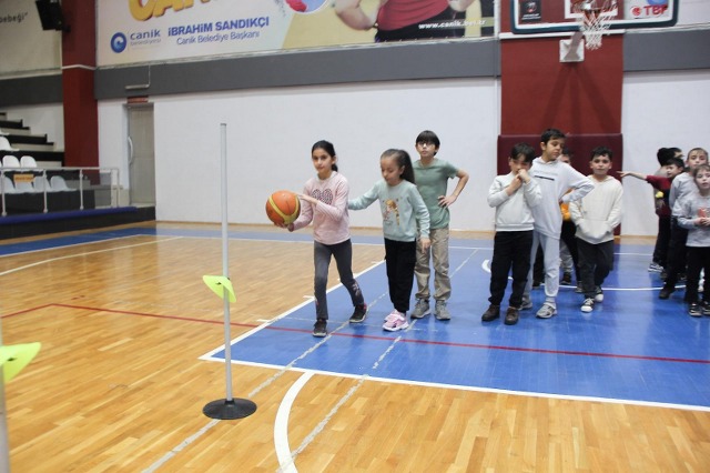 Canikli çocuklar parkurda yarıyıl tatilini dolu dolu geçirdi