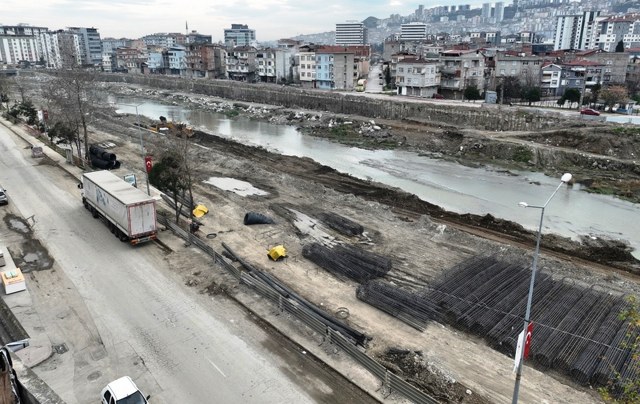 Samsun'da 'Mert Irmağı Islah Projesi' devam ediyor