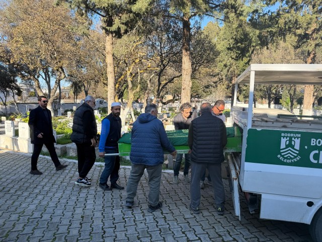 Ünlü sanatçı Sezai Altekin son yolculuğuna uğurlandı