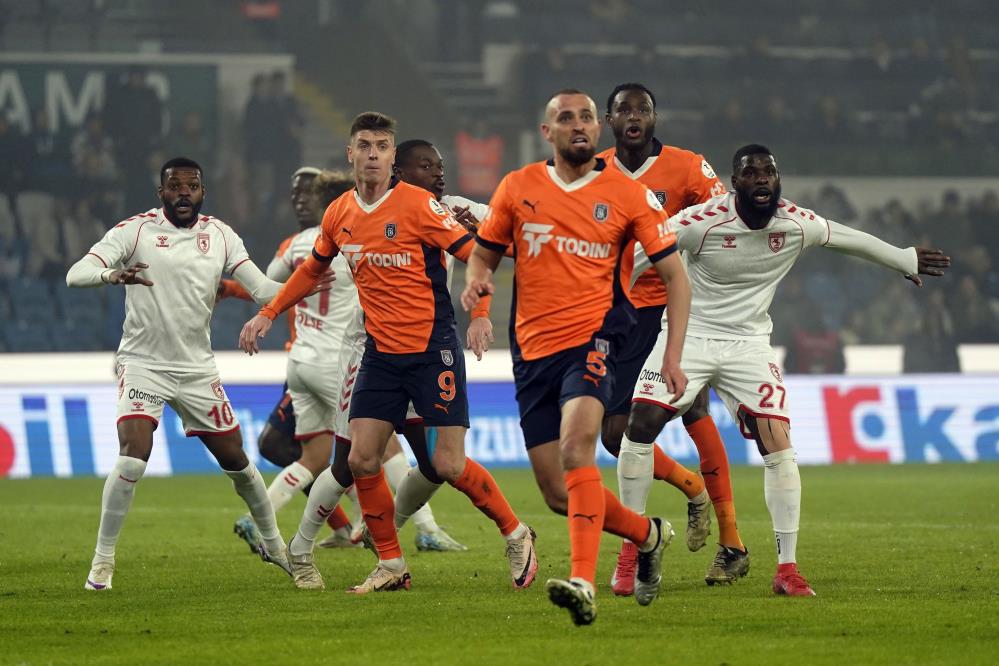 Samsunspor, Başakşehir karşısında tek isabetli şut çekebildi 
