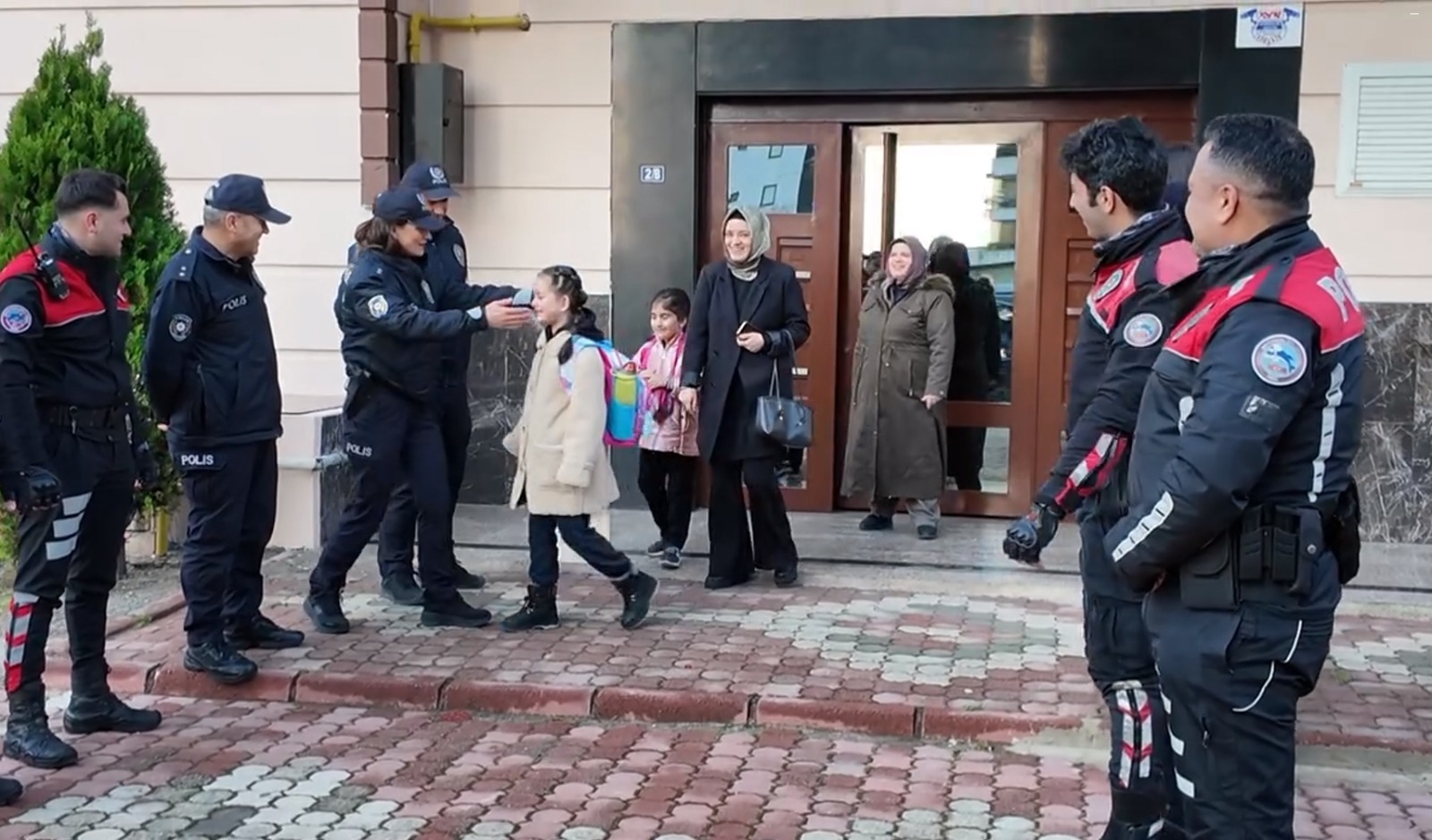 Samsunlu şehit Atakan Arslan'ın kızı Eylül'ü babasının arkadaşları yalnız bırakmadı