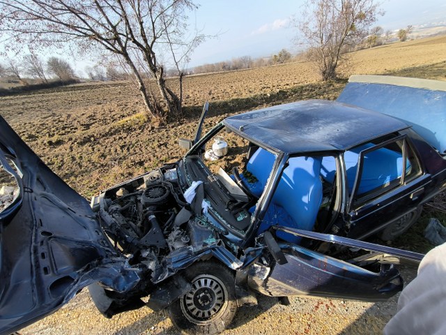 Samsun'da iki otomobil çarpıştı! Çok sayıda yaralı var