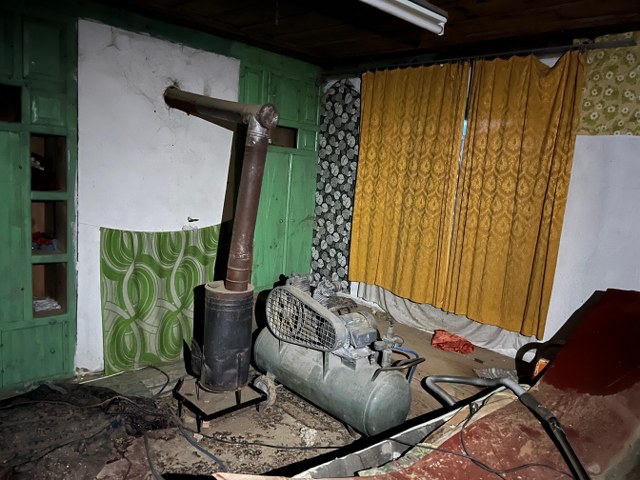 Metruk binanın içine asansör kuran definecilere suçüstü