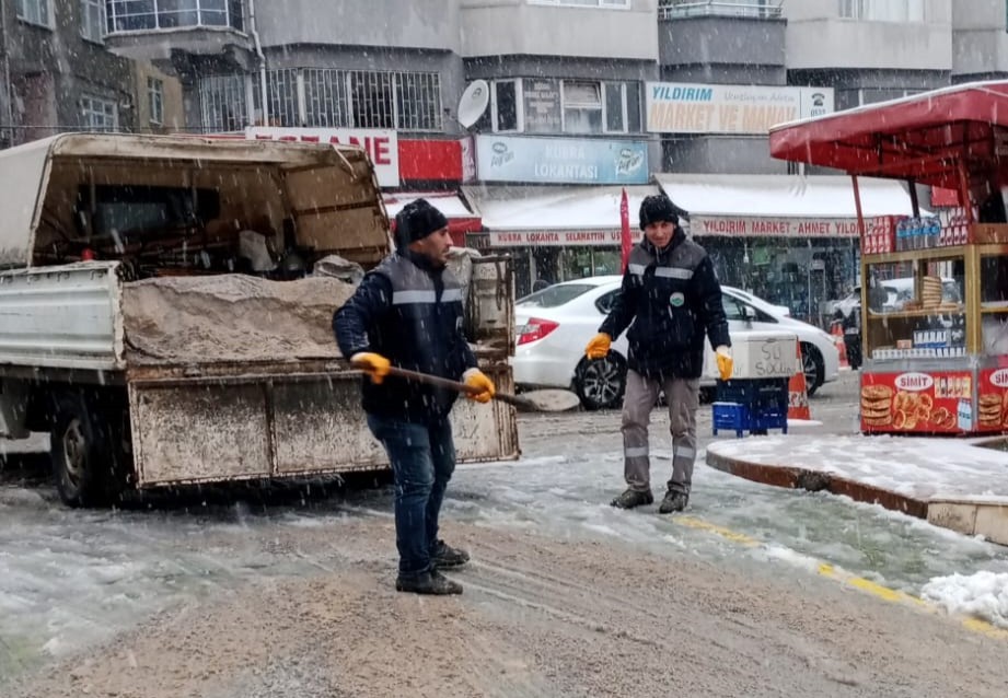 İhsan Kurnaz: Karla mücadelede ekiplerimizle sahadayız