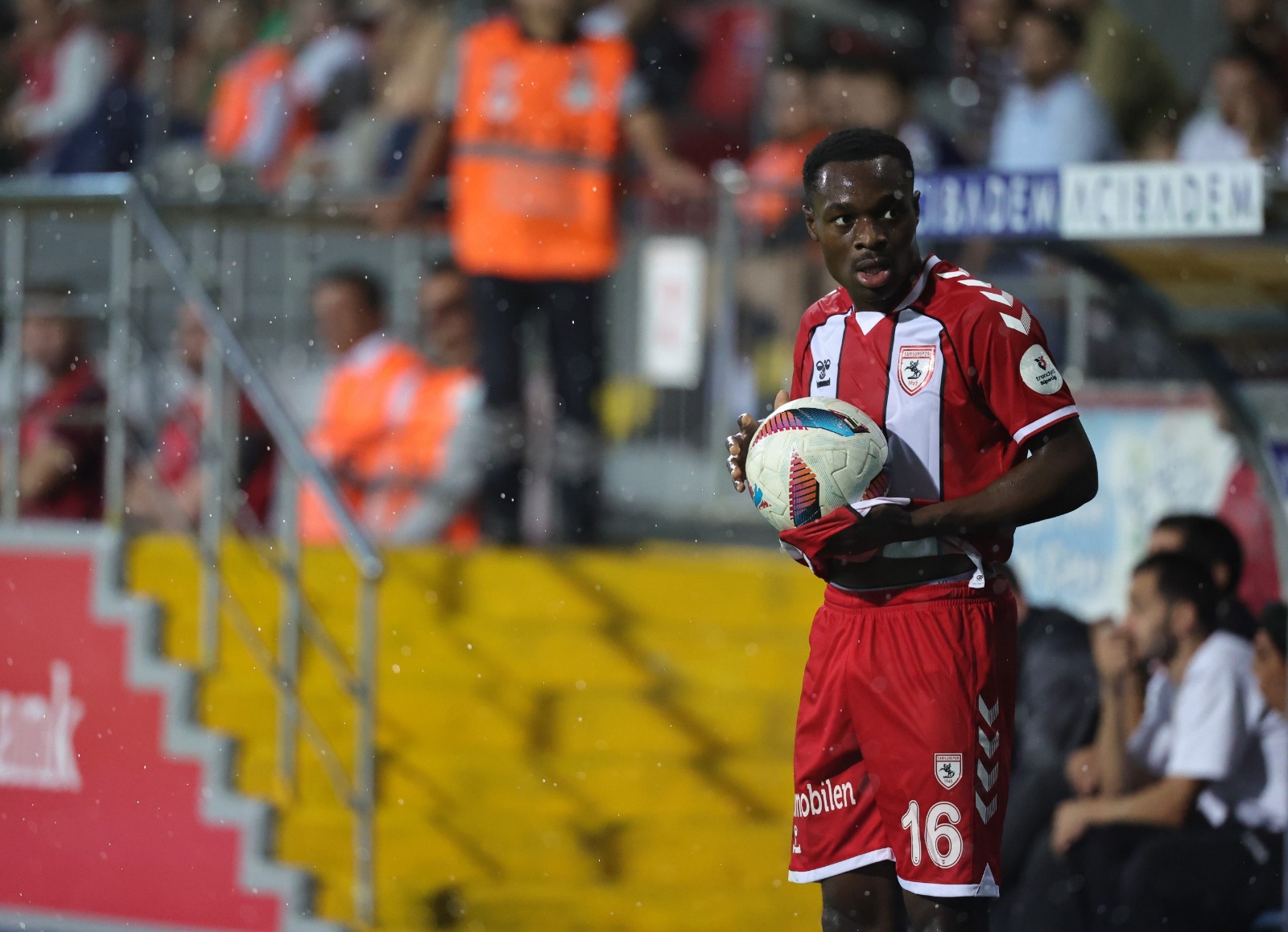 Samsunspor'da 4 futbolcu ceza sınırında