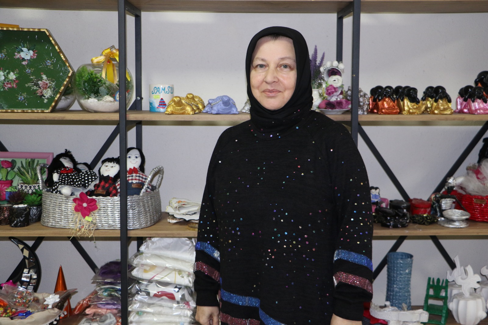 Samsun’da el sanatları ile sosyalleşen down sendromlu gençler, üretip kazanıyor