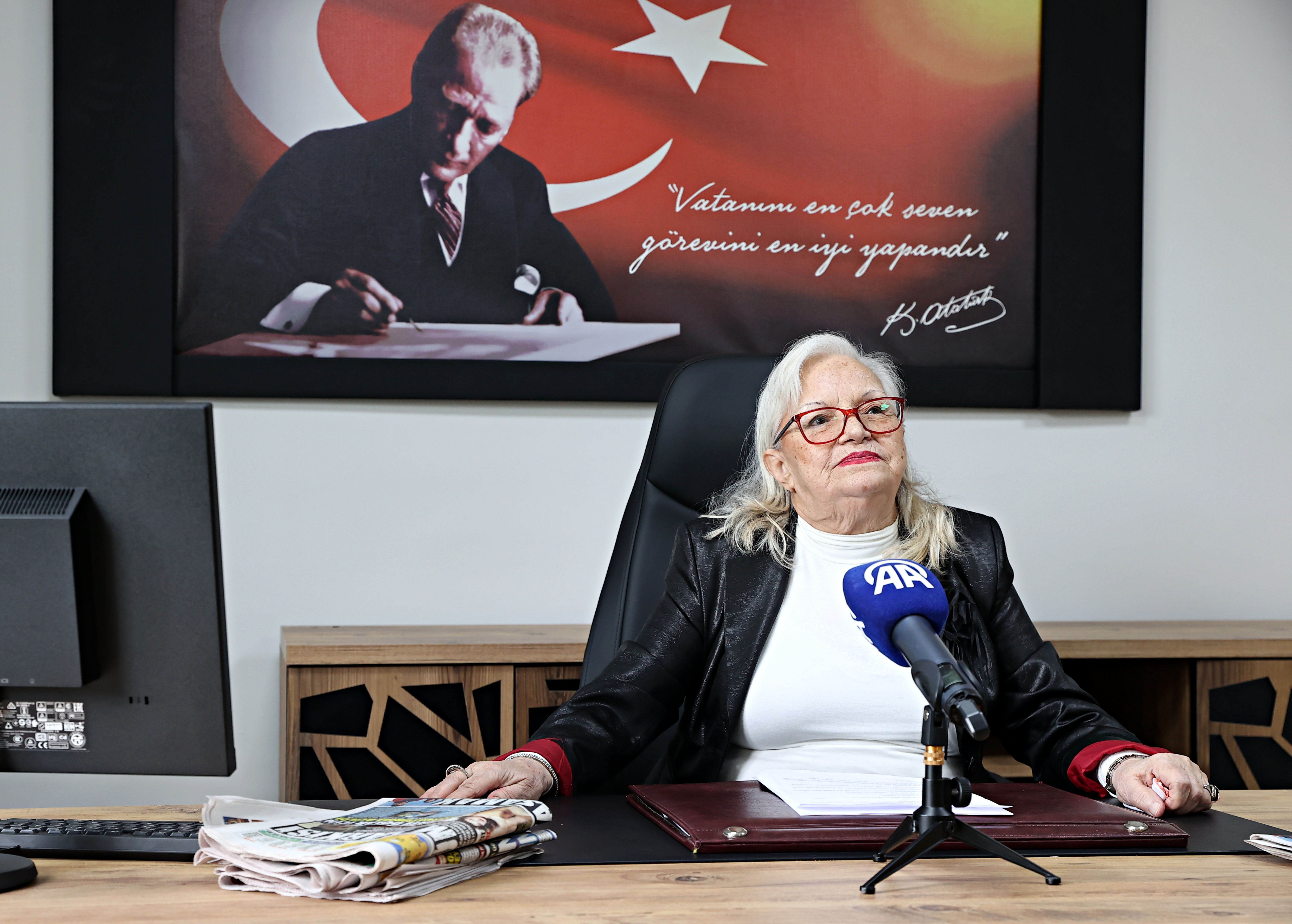 Samsun'da Aysel Sezer 78 yaşında gazeteci oldu