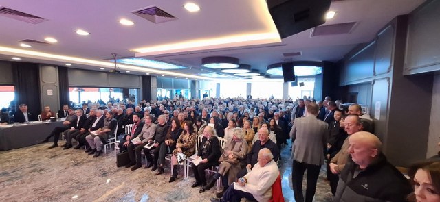 Samsun Yelken Kulübü'nün başkanı Ertekin Sezer güven tazeledi