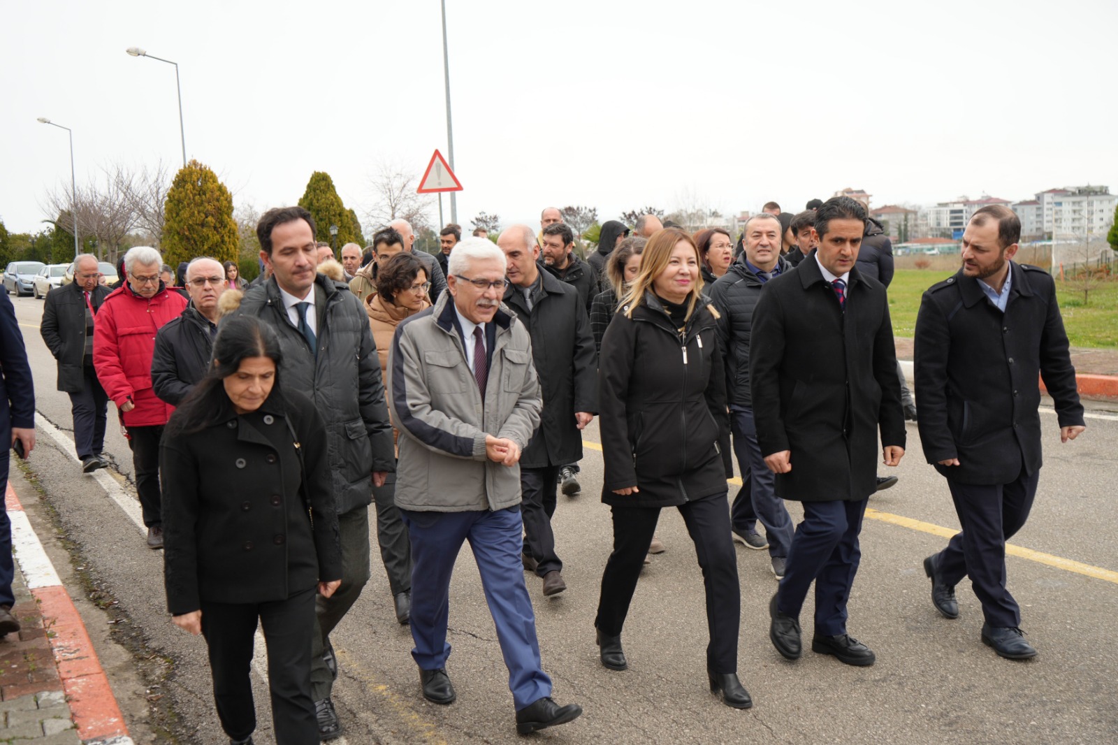OMÜ'den sigara ile mücadelede yürüyüş: Polikliniklere ilgi azalıyor