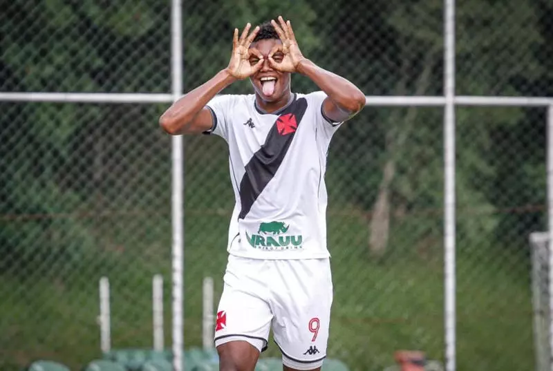 Fenerbahçe yıldız golcüyü takımına kattı! Souza'yı renklerine boyadı