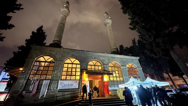 Samsun'da Berat Kandili'nde eller semaya kalktı