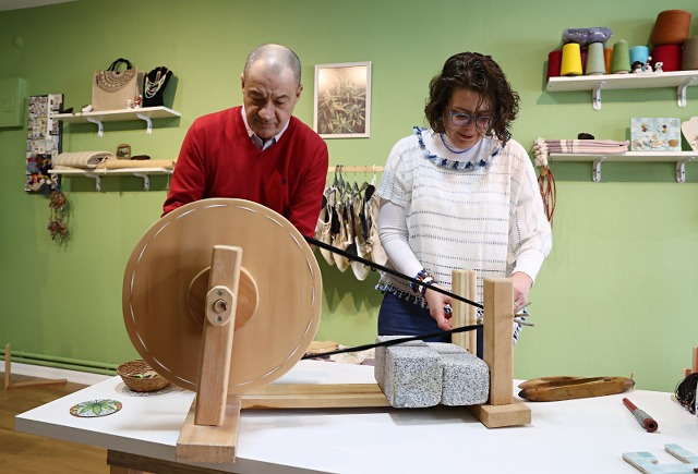 Eğitim için geldiği Samsun’da kenevir atölyesi kurdu