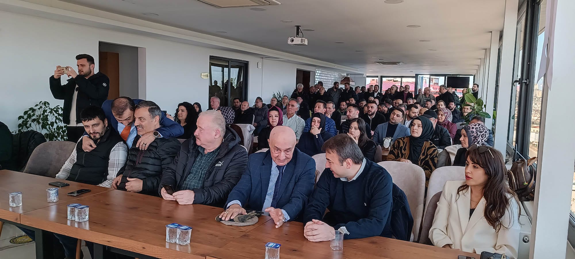 Metin Sinecek: Esnaf gülerse Türkiye güler